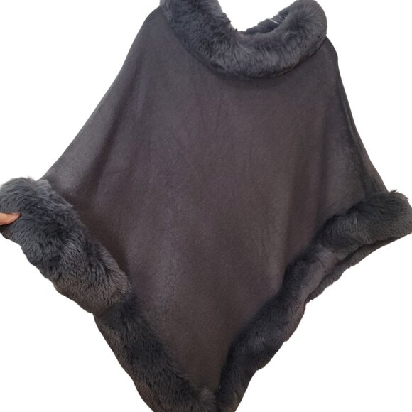 This & That Gray Faux Fur Trim Poncho Cape One Size - Picture 12 of 15